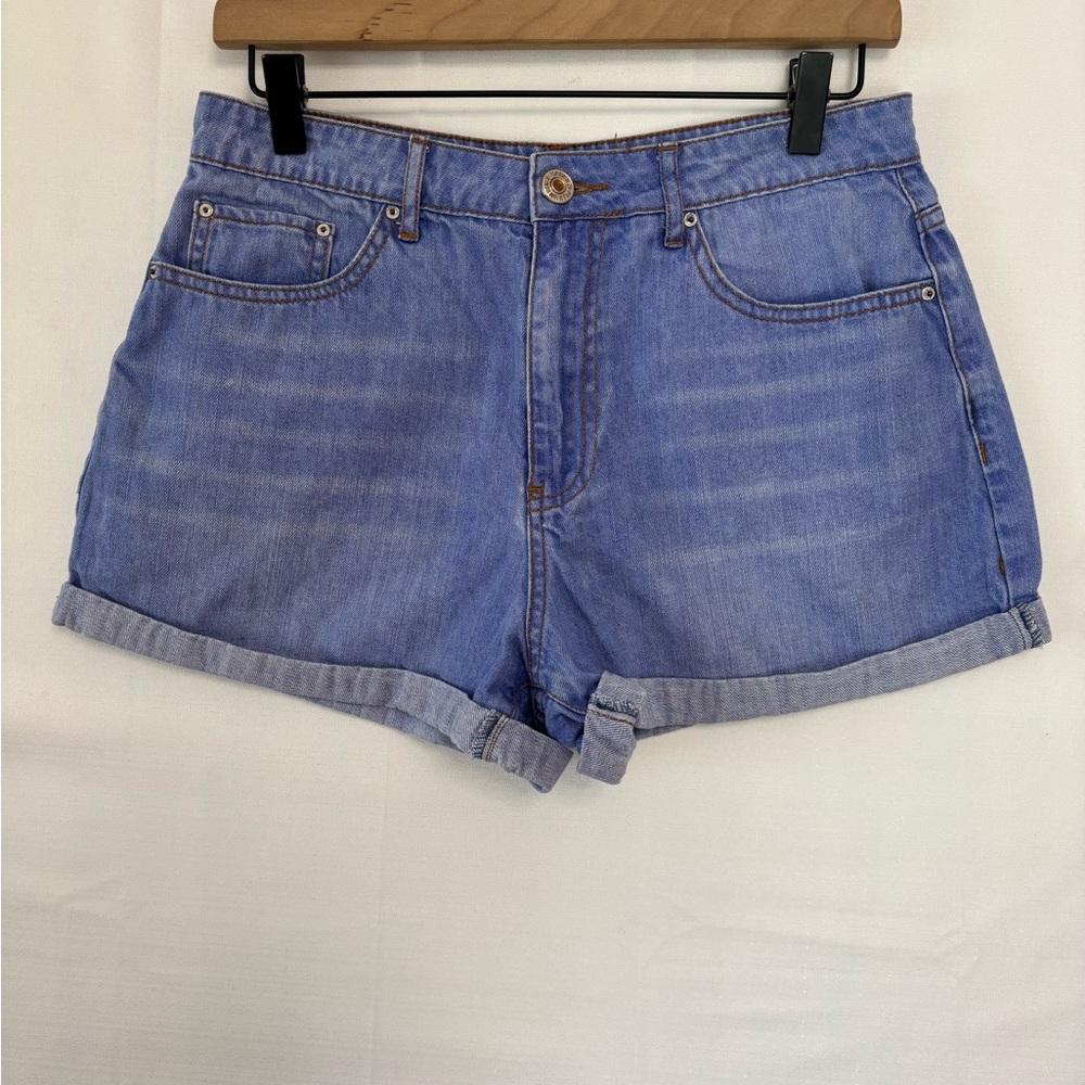 FOREVER 21 Lightwash Denim Shorts Size 29